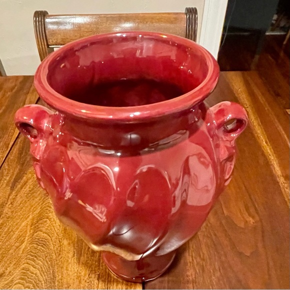 Vintage Haeger Pottery Urn Style Vase. Cranberry Glaze - Picture 3 of 14
